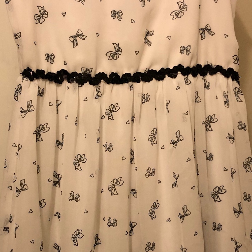 White Dress for Girls with Hair Bow Prints